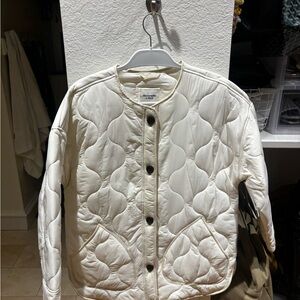 Abercrombie & Fitch Cream Quilted Puffer Jacket